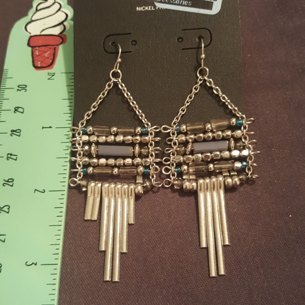 Hanging bead accent earrings